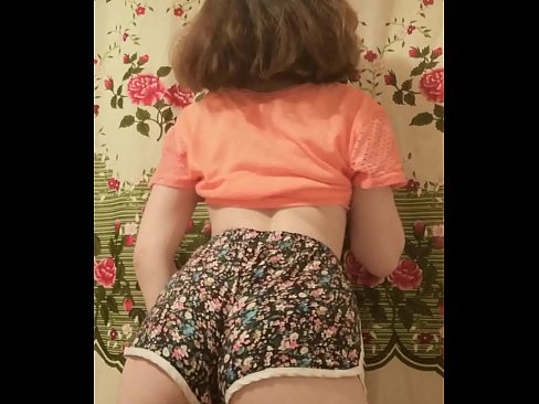 ❤️ Babe żagħżugħa sexy tqaxxir ix-xorts tagħha fuq il-kamera ️ Porn sabiħ lilna ❤
